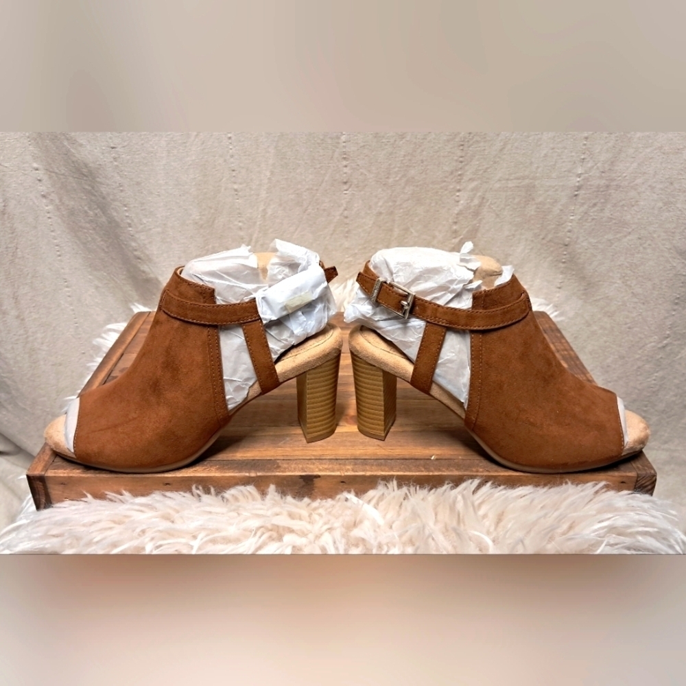 Giani Bernini Slingback Heeled Sandals NWT - Picture 2 of 7
